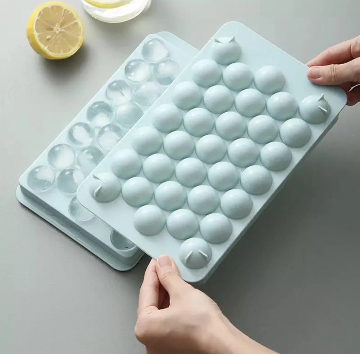 Merkloos Ronde Ijsblokjesvorm Met Deksel Mintgroen- 33 Ronde Ijsblokjes Vorm- Ijsvormpjes Maker- Bioplastic- Stofvrij- Ice Cube- Herbruikbaar- Keukengadgets