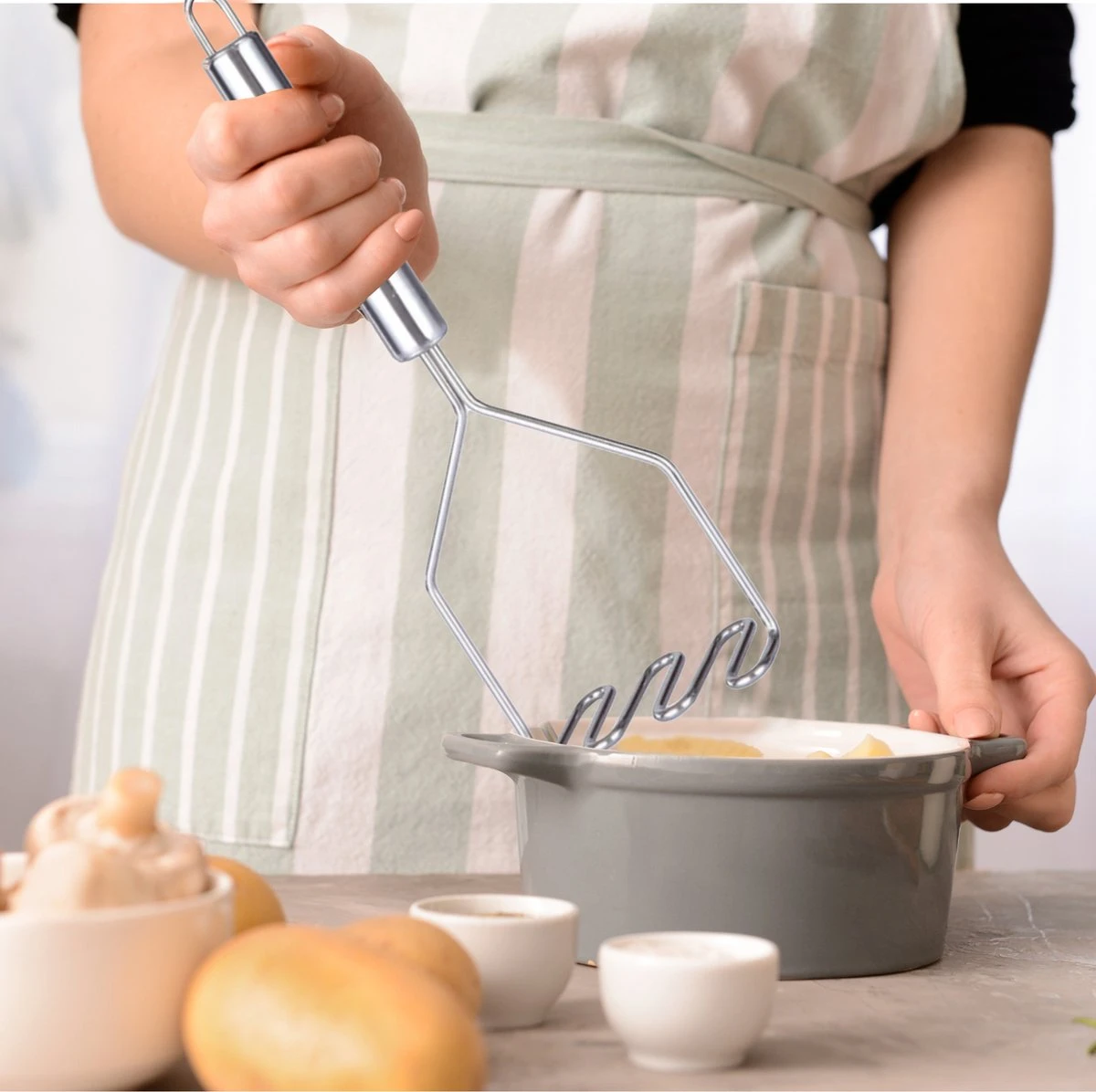 YUGN Pureestamper Aardappelstamper Stamper - Pureerder Stampotstamper - RVS - Cadeau Tip - Afbeelding 5