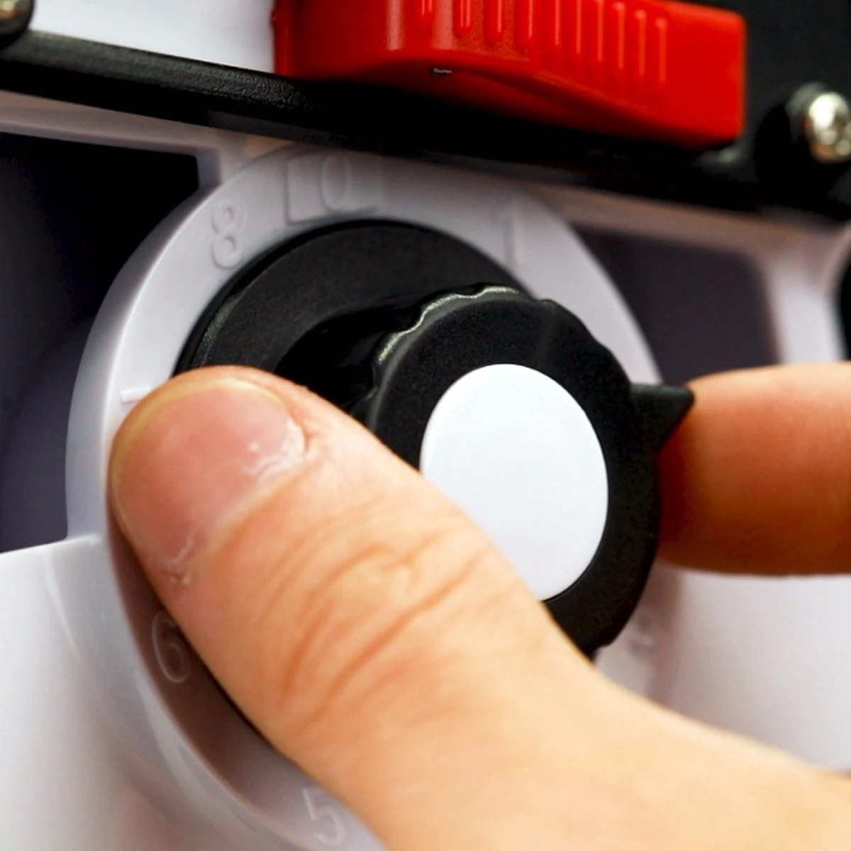 Livington TurboCut Universele Snijmachine - Groentesnijmachine Met 3 Messtanden Voor Dikke Of Fijne Plakjes - Rasp Met Snijdikte Tot 8 Mm - Vaatwasmachinebestendig - Snijmachine Met... - Afbeelding 2