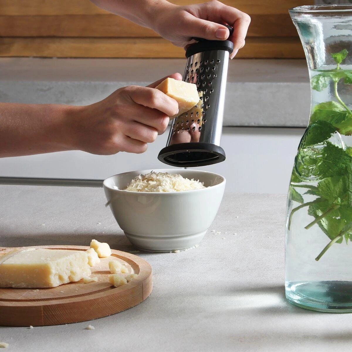 Boska Trio Formaggio - Tafelrasp Met 3 Raspmethodes - Multifunctioneel - Zilver/Zwart - Afbeelding 8