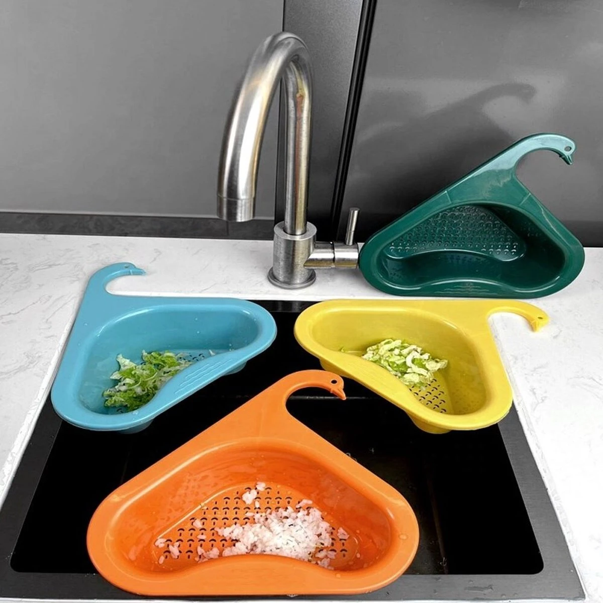 Merkloos Kunststof - Vergiet - Blauw - Driehoek - Zeef - Spoelbak - Gootsteen - Zwaanvorm - Lange Haak - Afbeelding 3