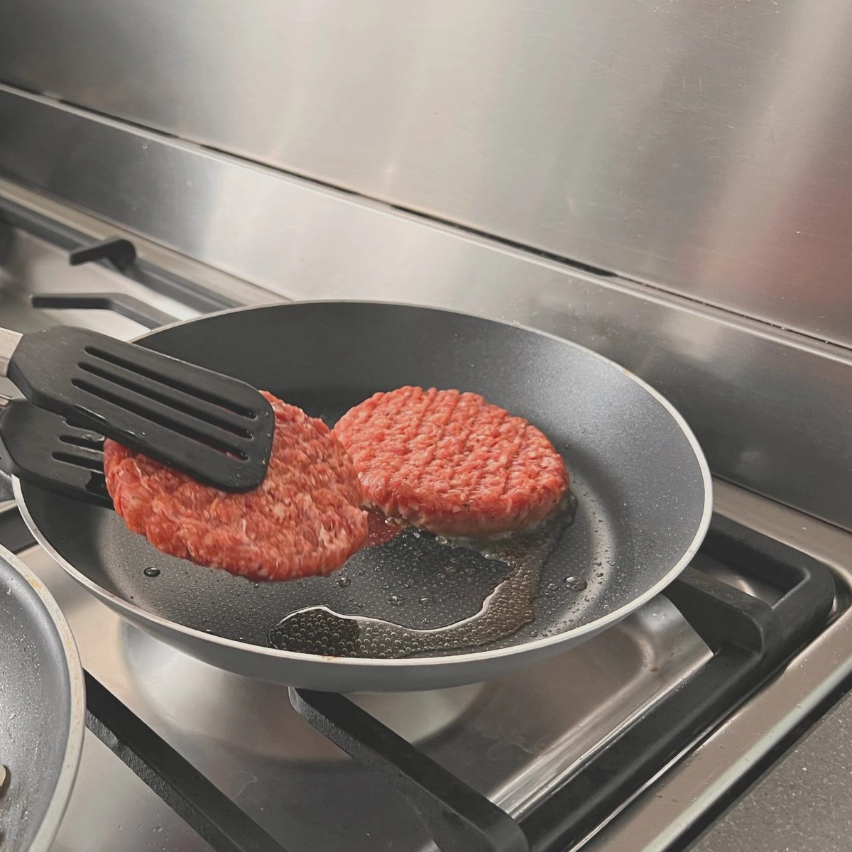 KitchenLove Vleestang - BBQ Tang - Serveertang - Keukentang - Spaghettitang - Pastatang - 30 CM - Roestvrijstaal RVS & Siliconen - Zwart - Afbeelding 5