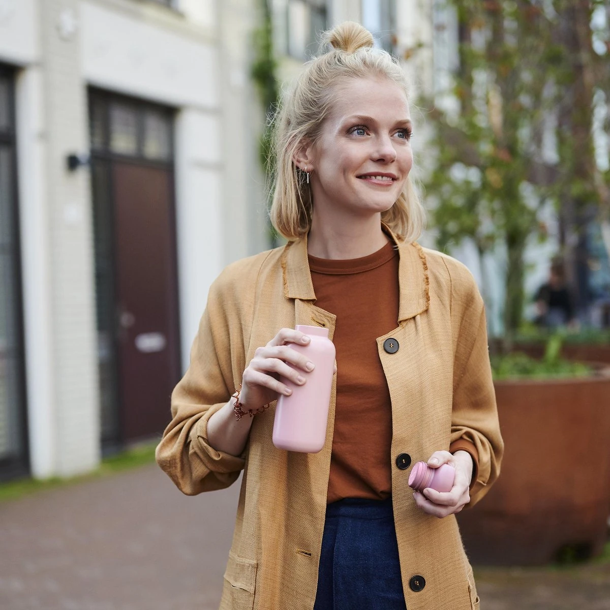 Mepal – Isoleerfles Ellipse 900 Ml – Houdt Je Drankje 12 Uur Warm En 24 Uur Koud – Nordic Pink – Geschikt Voor Bruiswater – Thermosfles – Lekdicht - Afbeelding 6