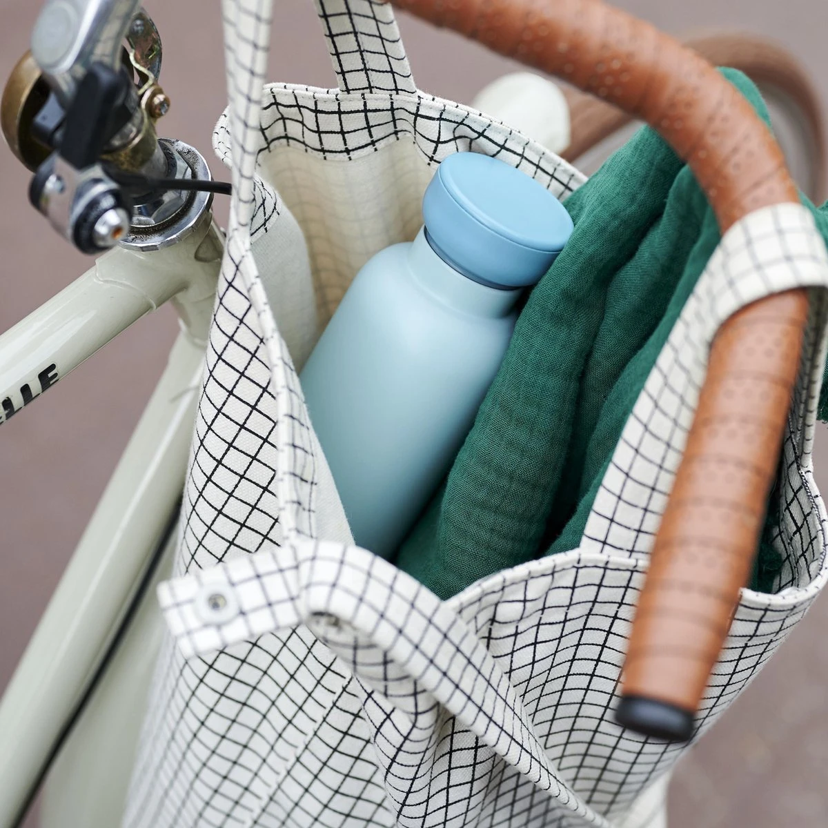 Mepal – Isoleerfles Ellipse 900 Ml – Houdt Je Drankje 12 Uur Warm En 24 Uur Koud – Nordic Pink – Geschikt Voor Bruiswater – Thermosfles – Lekdicht - Afbeelding 7