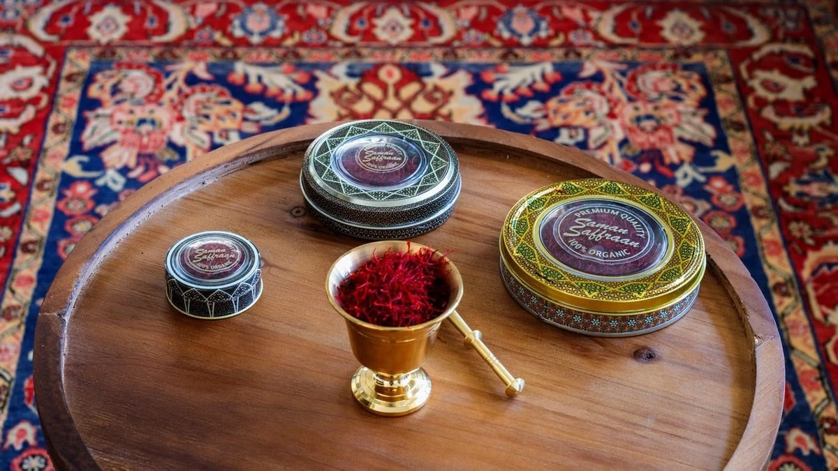 Messing Goudkleurige Vijzel Met Stamper - 4 X 6.5 Cm - Persis Treasures - Afbeelding 3