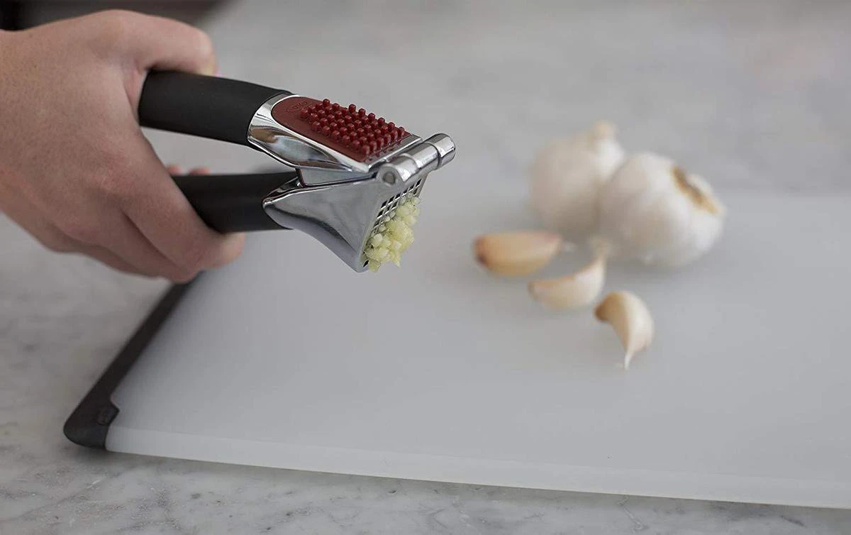 OXO Good Grips Knoflookpers - Zilver/Zwart - Afbeelding 4