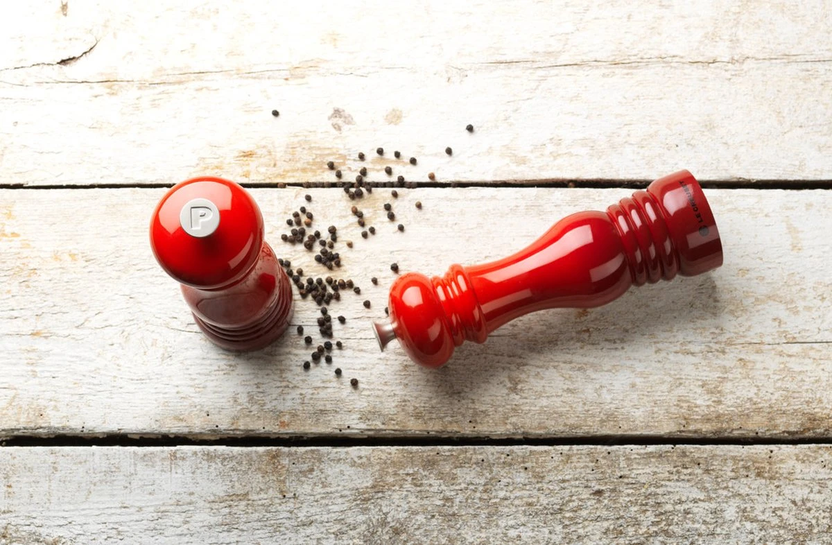 Le Creuset Pepermolen - 21cm - Kersenrood - Afbeelding 2