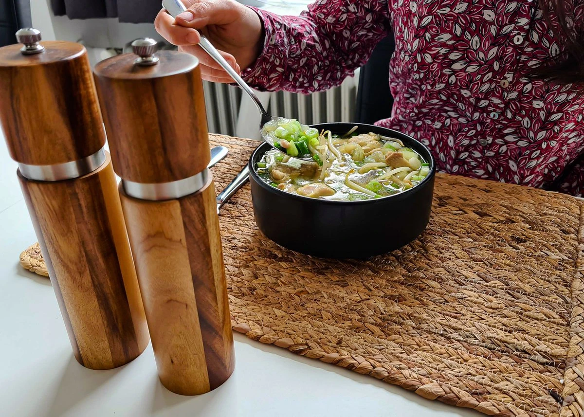 Luxe Peper En Zoutmolen Set - Pepermolen - Acacia Hout - RVS - 21cm Rond - Afbeelding 9