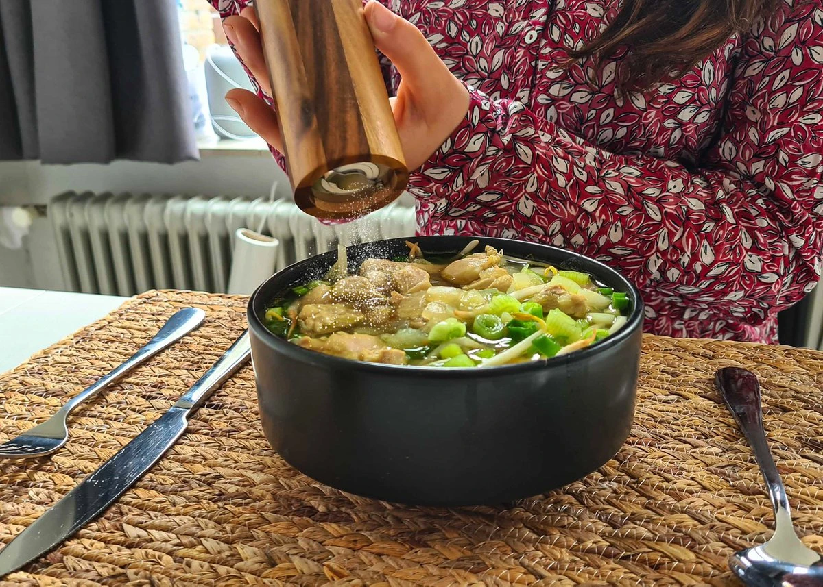 Luxe Peper En Zoutmolen Set - Pepermolen - Acacia Hout - RVS - 21cm Rond - Afbeelding 8