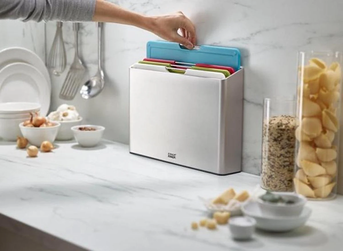 Joseph Joseph Folio Snijplanken - Set Van 4 Stuks - Met Houder - Snijplank Vis Vlees Groenten Brood - BPA Vrij - Vaatwasserbestendig - Keukenhulp - Keukentool Zilver - Afbeelding 10