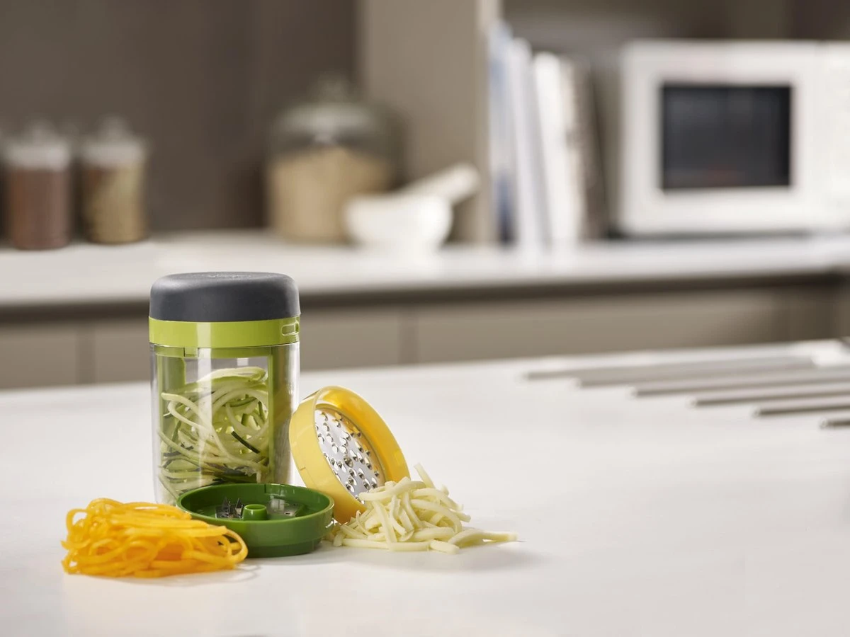 Joseph Joseph Spiro 3-in-1 Spiraalsnijder - Incl. Opvangbak - Rvs/Nylon - 7,8 X 7,8 X 16 Cm - Groen - Afbeelding 3