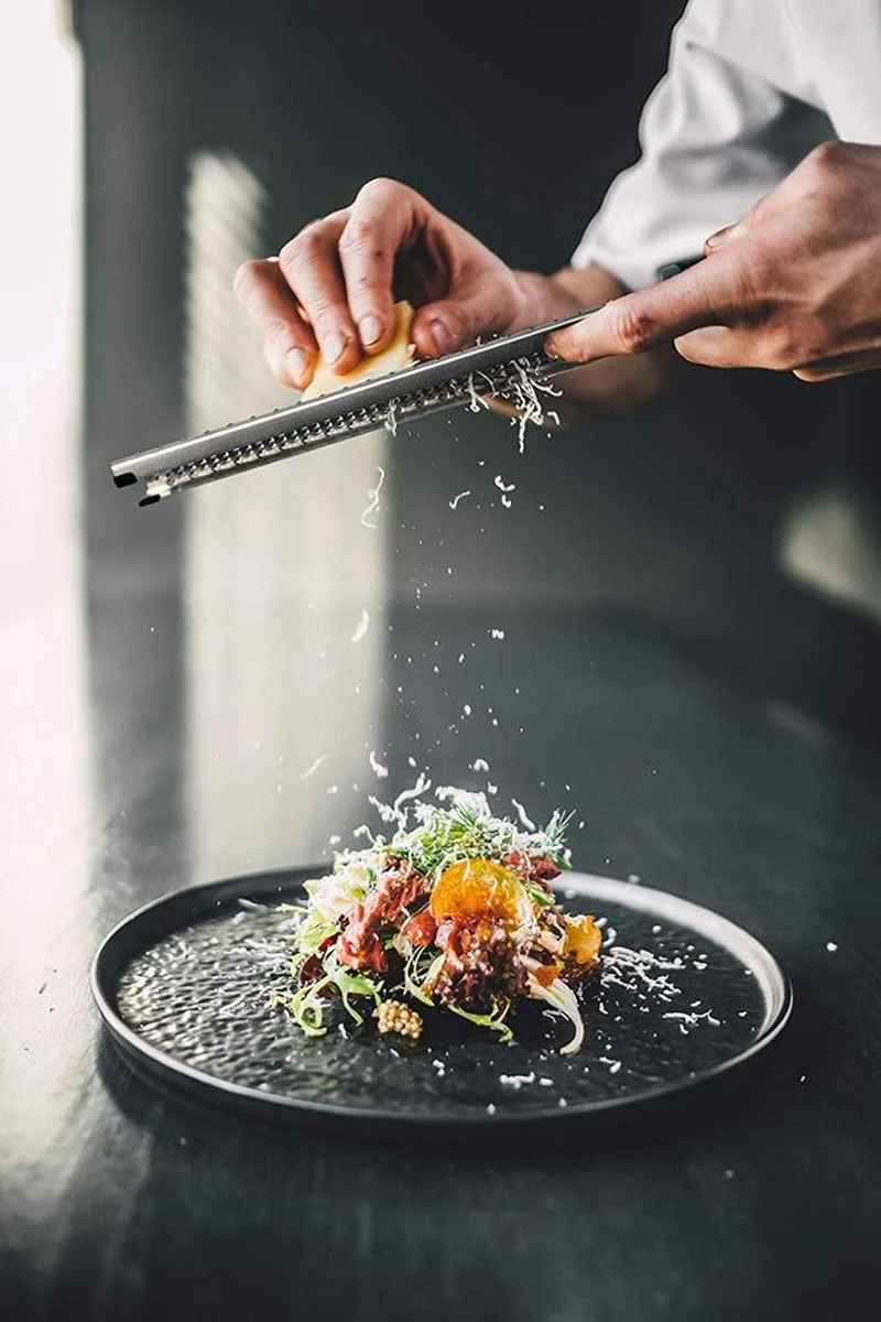 HGMD® Handrasp Lang - Rasp - Citroenrasp - Kaasrasp - Gemberrasp - Knoflookrasp - Smalle Lange Rasp - RVS Rasp - Inclusief Borstel - Afbeelding 7