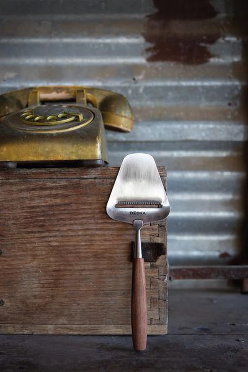 Boska Kaasschaaf Vienna - Kaasschaaf Harde Kaas - Kaasschaaf Oude Kaas - Kaasschaaf Houten Handvat - RVS - Multifunctionele Snijder - Keukengerei - Keuken Accessoires - 10 Jaar Garantie - Afbeelding 7