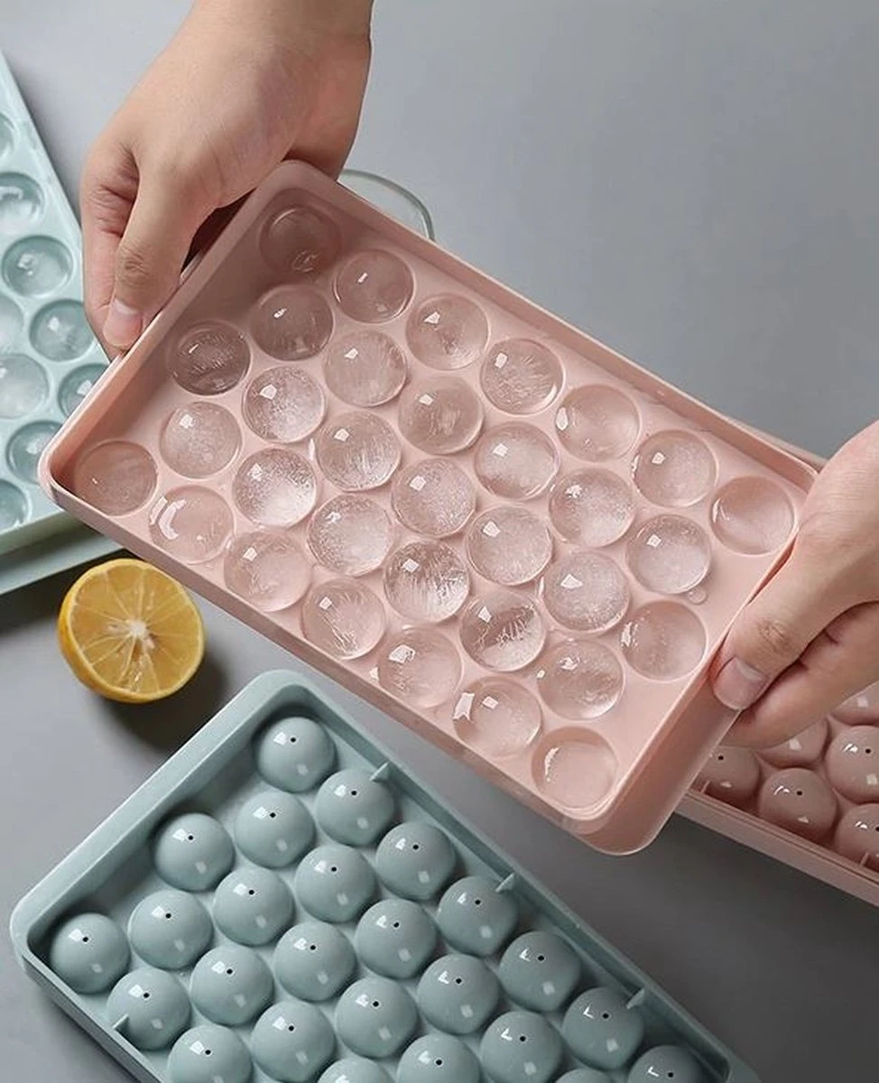 Ronde Ijsblokjesvorm Met Deksel - 2 Stuks - 66 Perfect Ronde Mini Ijsblokjes - Roze - ø 1,5cm - Stofvrij - Plooibaar - Bioplastic - Ice Cube - Makkelijk Te Vullen - Zonder Morsen
